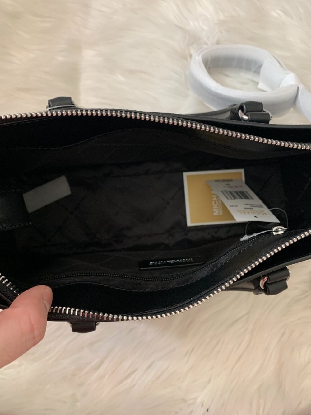 MICHAEL KORS Arden Signature Logo Star Medium Satchel in Black/Silver - Picture 6 of 8